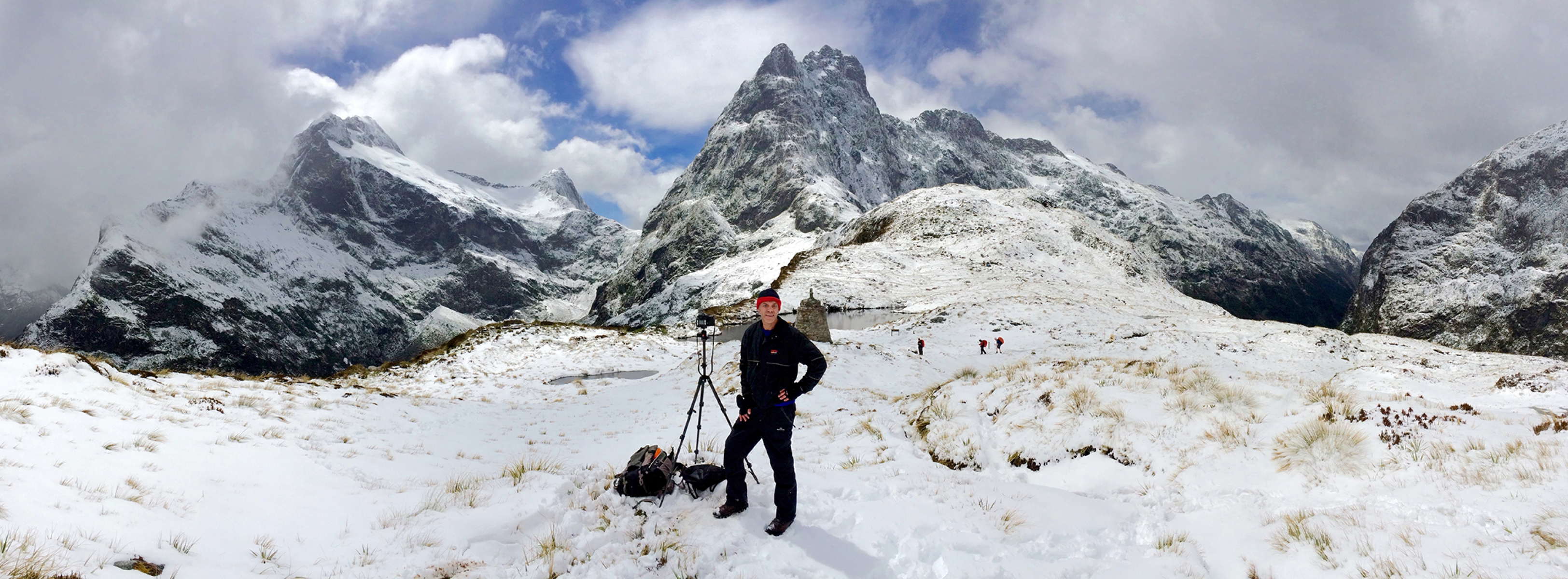 Mackinnon Pass 2400